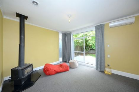 Photo of property in 54 Waltham Road, Sydenham, Christchurch, 8023