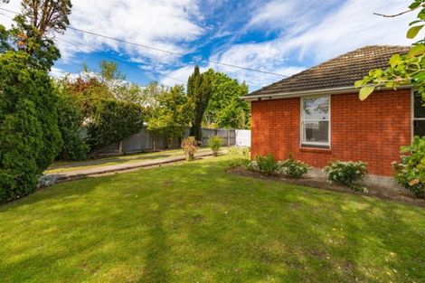 Photo of property in 33 Guildford Street, Burnside, Christchurch, 8053