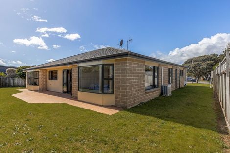 Photo of property in 9 Takahe Drive, Paraparaumu Beach, Paraparaumu, 5032