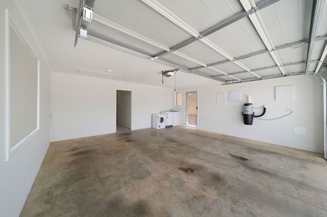 Photo of property in 12 Regis Park Drive, Pukekohe, 2120