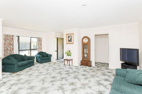 Photo of property in 1 Coulston Place, Riverdale, Gisborne, 4010