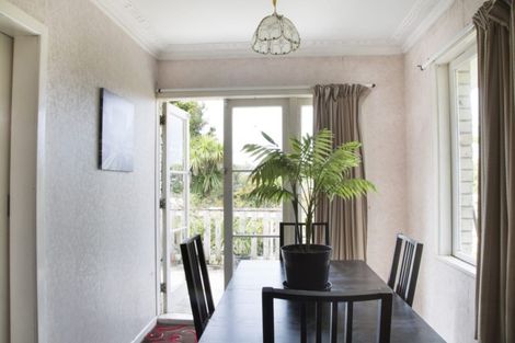 Photo of property in 55 Corunna Road, Milford, Auckland, 0620