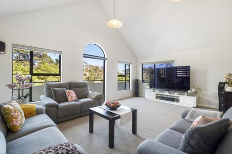 Photo of property in 7 Emerald Way, Rosedale, Auckland, 0632