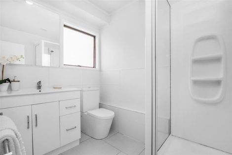 Photo of property in 2/327 Bucklands Beach Road, Bucklands Beach, Auckland, 2012