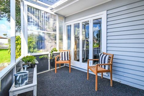 Photo of property in 32 Peverill Crescent, Papatoetoe, Auckland, 2025