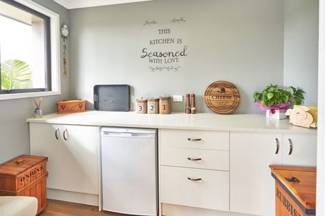 Photo of property in 25 Whisky Way, Aokautere, Palmerston North, 4471