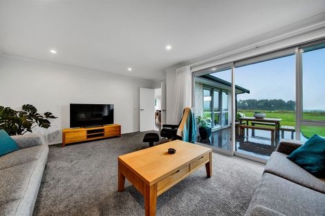 Photo of property in 10 Hawetaone Street, Bell Block, New Plymouth, 4312