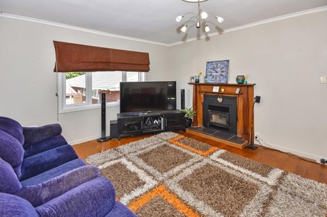 Photo of property in 11 Albert Street, Papakura, 2110