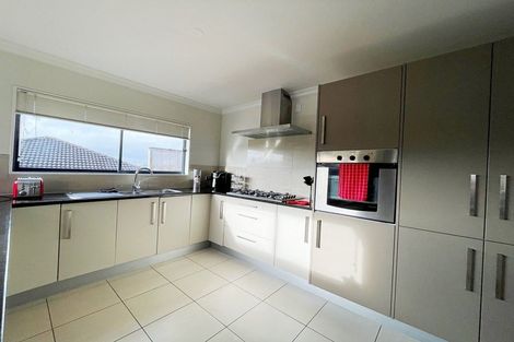 Photo of property in 6 Mcwhirters Farm Lane, Massey, Auckland, 0614