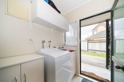 Photo of property in 27 Charles Cross Street, Longburn, Palmerston North, 4412
