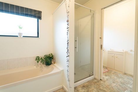 Photo of property in 13a Hinau Street, Tawa, Wellington, 5028