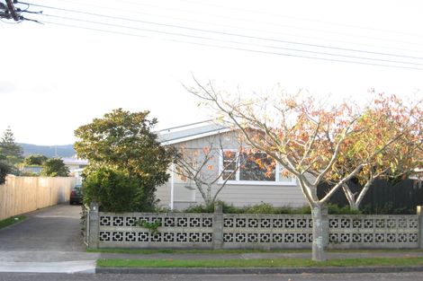 Photo of property in 4 Dittmer Street, Otaki, 5512