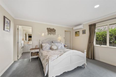 Photo of property in 2 Redhaven Place, Bethlehem, Tauranga, 3110