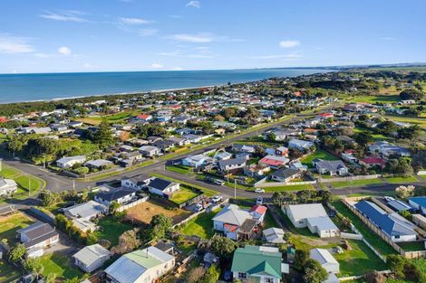 Photo of property in 2b Waitai Street, Castlecliff, Wanganui, 4501