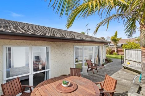 Photo of property in 2/230 Valley Road, Mount Maunganui, 3116