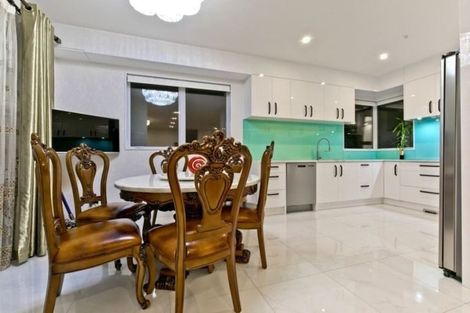 Photo of property in 91 San Valentino Drive, Henderson, Auckland, 0612