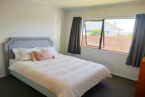 Photo of property in 5 Sequoia Place, Pukete, Hamilton, 3200
