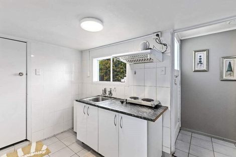 Photo of property in 89 East Coast Road, Castor Bay, Auckland, 0620