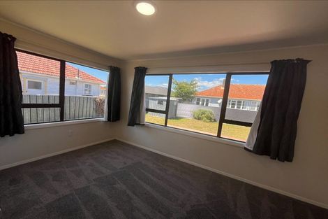 Photo of property in 15a Queenwood Road, Levin, 5510