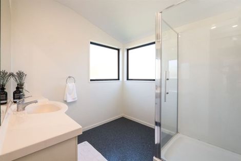 Photo of property in 32a Farquhars Road, Redwood, Christchurch, 8051