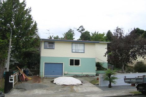 Photo of property in 27 Edelweiss Grove, Timberlea, Upper Hutt, 5018