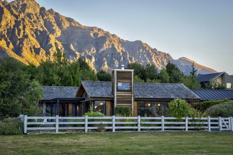 Photo of property in 20 Rannoch Drive, Jacks Point, Queenstown, 9371