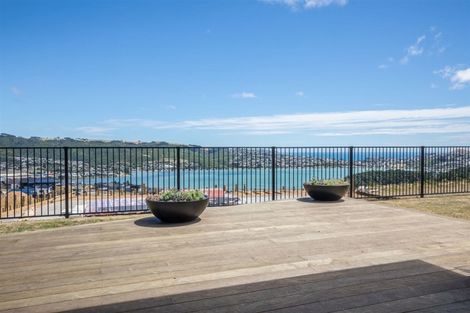 Photo of property in 4 Rotorua Grove, Aotea, Porirua, 5024