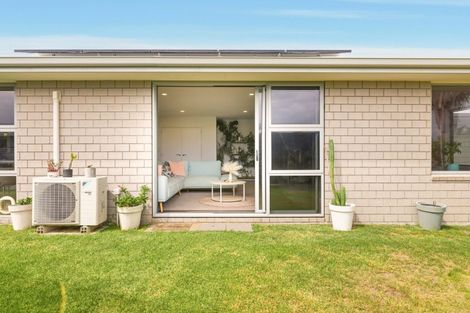 Photo of property in 11 Coutts Street, Papamoa Beach, Papamoa, 3118