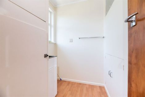 Photo of property in 41 Sunnyside Road, Sunnyvale, Auckland, 0612