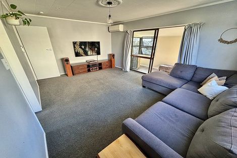 Photo of property in 9b Kansas Grove, Totara Park, Upper Hutt, 5018