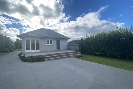 Photo of property in 5 Brookfield Road, Te Atatu Peninsula, Auckland, 0610