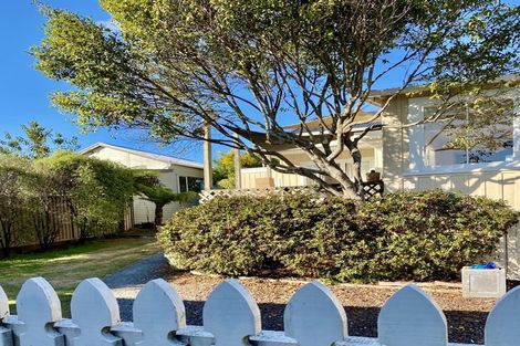 Photo of property in 17 Iwa Street, Mapua, 7005