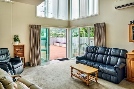 Photo of property in 9 Duncan Street, Tawa, Wellington, 5028