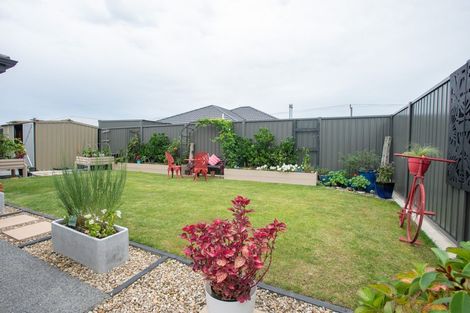 Photo of property in 9 Manganui Place, Te Awa, Napier, 4110