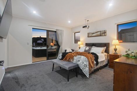 Photo of property in 16 Catherine Mclean Road, Pukekohe, 2120