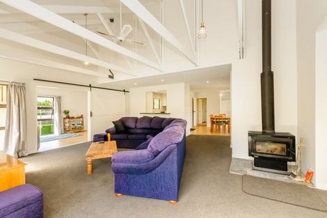 Photo of property in 122 Ratanui Road, Paraparaumu, 5032