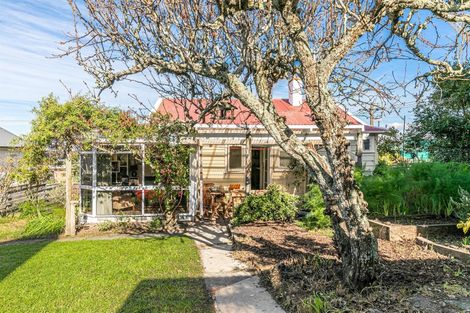 Photo of property in 18 Ngataringa Road, Devonport, Auckland, 0624