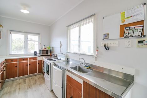 Photo of property in 9 Tongariro Street, Castlecliff, Whanganui, 4501