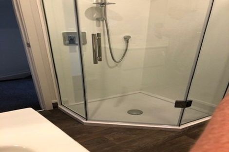 Photo of property in 2/9 Marlene Avenue, Te Atatu South, Auckland, 0610