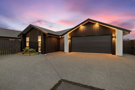 Photo of property in 17 Goldie Drive, Rangiora, 7400