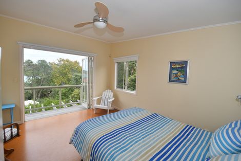 Photo of property in 14 Hillside Crescent, Leigh, 0985