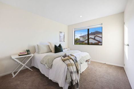 Photo of property in 33a Jillteresa Crescent, Half Moon Bay, Auckland, 2012