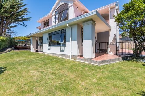 Photo of property in 2 Ridley Green, Churton Park, Wellington, 6037