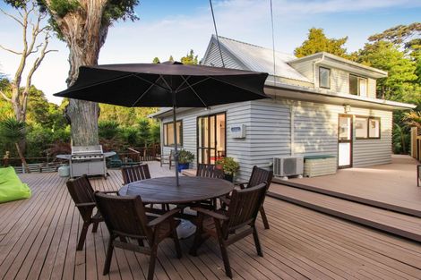 Photo of property in 6 Karen Road, Laingholm, Auckland, 0604