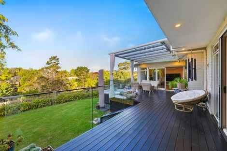 Photo of property in 22 Windfall Grove, Greenhithe, Auckland, 0632