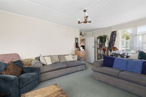 Photo of property in 18 Cornwall Crescent, Cannons Creek, Porirua, 5024