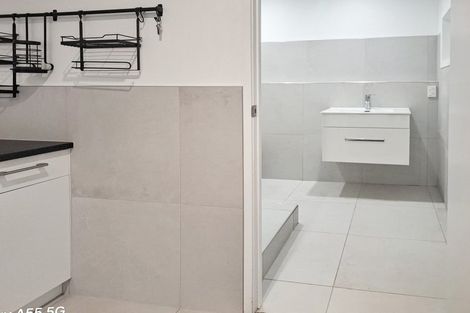 Photo of property in 86 Commissariat Road, Mount Wellington, Auckland, 1060