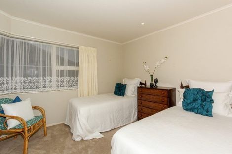 Photo of property in 8 Kawaroa Close, New Plymouth, 4310