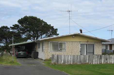 Photo of property in 26 Ruapehu Street, Castlecliff, Whanganui, 4501