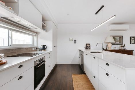 Photo of property in 30 Kauri Lane, Omokoroa, 3114